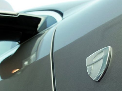 С таким шильдиком ваш Volkswagen, видимо, станет ещё эксклюзивнее.