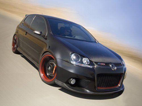 После заводского тюнинга Golf GTI обзавёлся ещё одной буквой R и удвоил свою мощность.