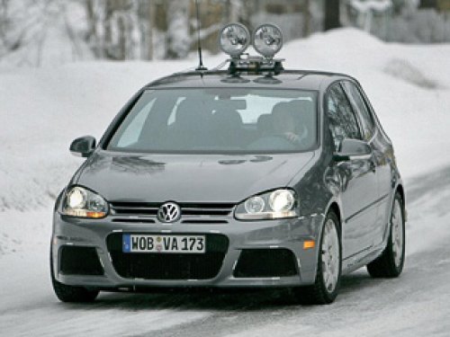 Самая экстремальная версия Volkswagen Golf попалась на испытаниях ...