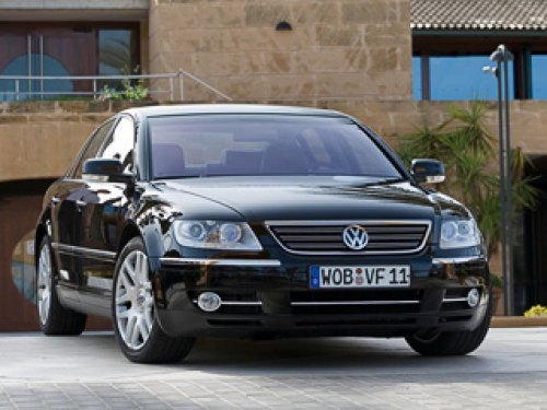Седан Phaeton оказался слишком дорогим для марки Volkswagen. И в новом поколении немцы исправят…