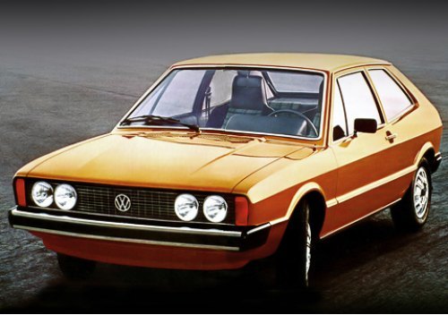 Volkswagen Scirocco впервые появился на рынке в 1974 году. Машина использовала шасси А1, на котором…