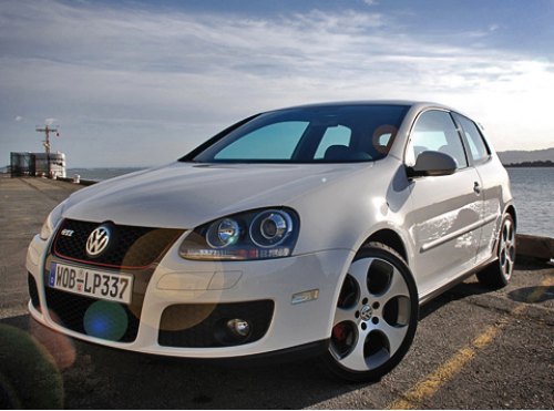 Знакомый нам не понаслышке Golf GTI образца 2004 года должен был вернуть понятие GTI к истокам — и…