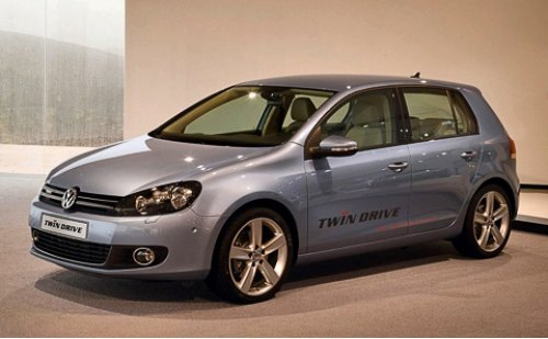 На представленном в конце прошлого года концепте Volkswagen Golf Twin Drive установлен 122-сильный…