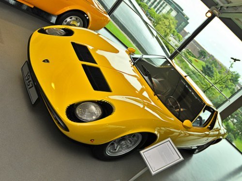 Lamborghini Miura с расположенным поперечно в пределах базы мотором V12 — одна из самых красивых…