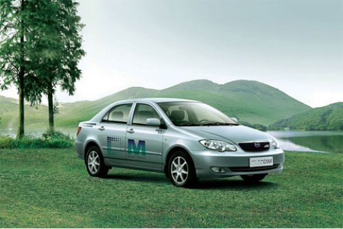 Гибридный BYD F3DM имеет необычную конструкцию. Основным двигателем является электромотор, выдающий…