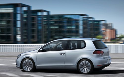 Хэтчбек Volkswagen Golf 1.2 TSI с «роботом» DSG потребляет на сотню 5,8 л в смешанном цикле, а…