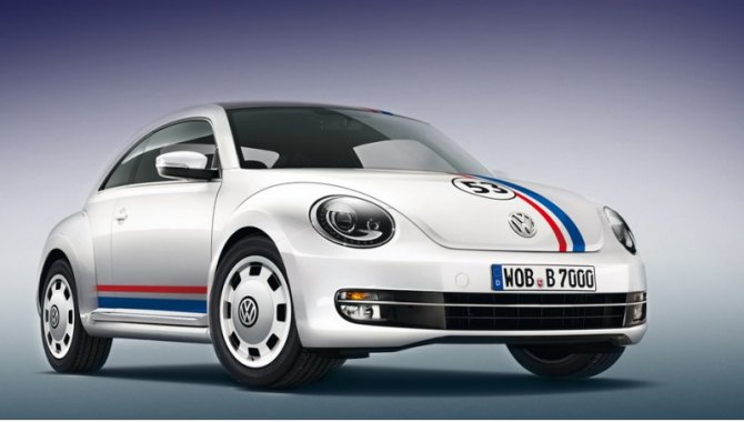 Особая окраска и беджик Beetle 53 на крышке перчаточного ящика выделяют эту машину из вереницы…