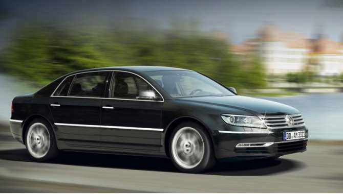 Как будет выглядеть новое поколение четырёхдверки Volkswagen Phaeton, пока неясно. Перед вами…