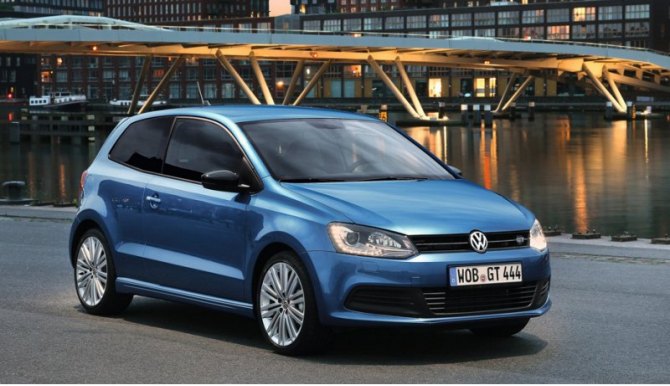 Модель Polo BlueGT — одно из свежих пополнений в ряду Поло. Под капотом тут стоит турбомотор 1.4…