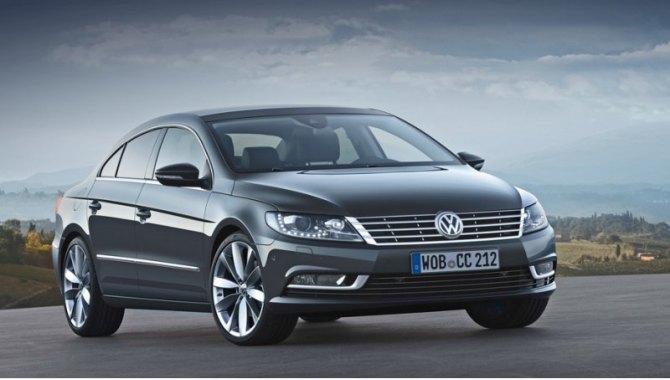 Нынешний Volkswagen CC (на фото) родился в 2008-м и внешне не менялся с 2011 года, так что публика…