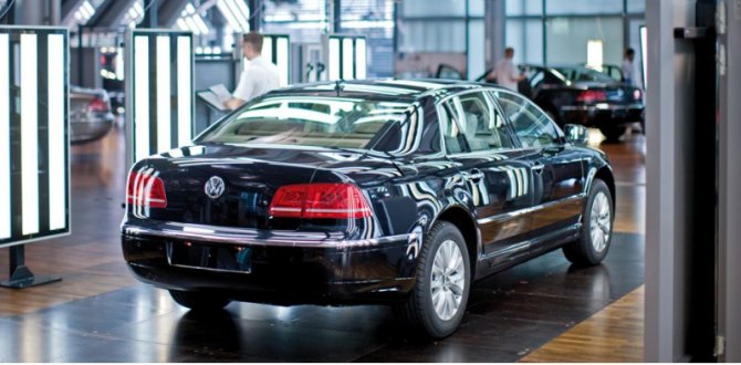 В своем сообщении Reuters напоминает, что Phaeton, любимый проект экс-босса VW Фердинанда Пиха, ни…