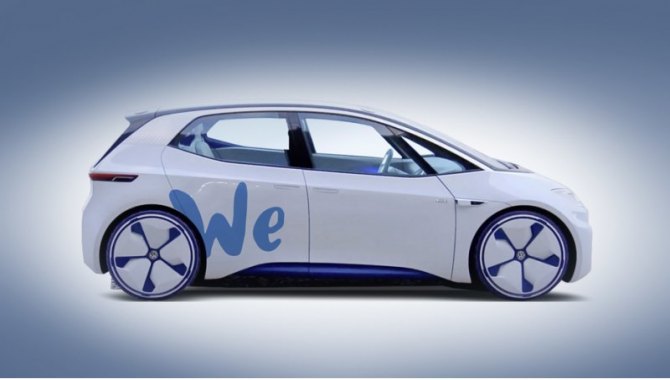 Знак We на борту несёт батарейный хэтчбек Volkswagen I.D., показанный как концепт в 2016-м.…