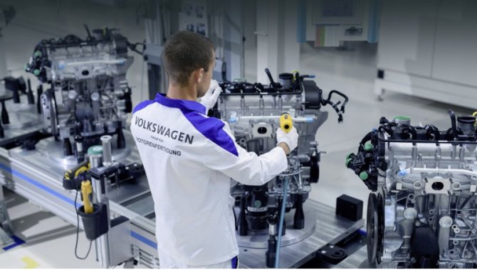 Фирма Volkswagen планирует не только увеличить долю машин, собираемых в России, которые были бы…