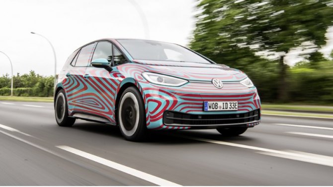 Хэтч Volkswagen ID.3 по размерам сопоставим с Гольфом, но не заменяет его в модельном ряду, а…