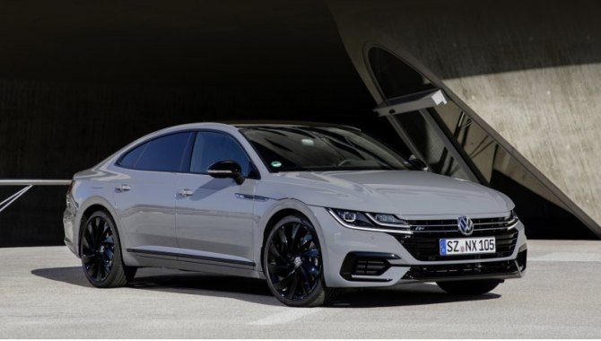 Передний бампер R-Line Edition почти повторяет показанный в 2018-м Arteon R-Line, но с машины…