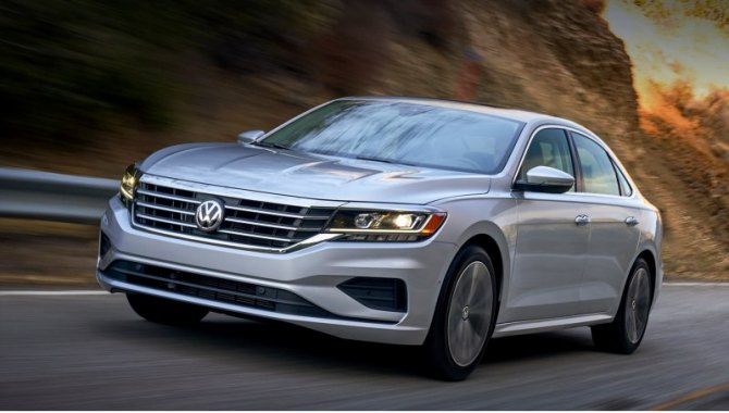 В США продаётся только четырёхдверный Passat, который будто издевательски оснащается лишь…