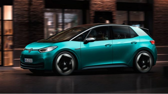 По характеристикам ID.3 легко затыкает e-Golf за пояс. Мощность — 150 кВт (204 л.с., 310 Н·м),…