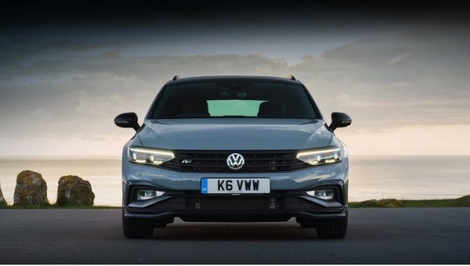 Это сейчас Volkswagen Passat конкурирует с автомобилями класса D+ массовых брендов, но машина…