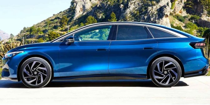 В России появился новейший лифтбэк Volkswagen