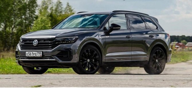 Компания Volkswagen изменила оснащение кроссовера Touareg для России в январе 2022 года