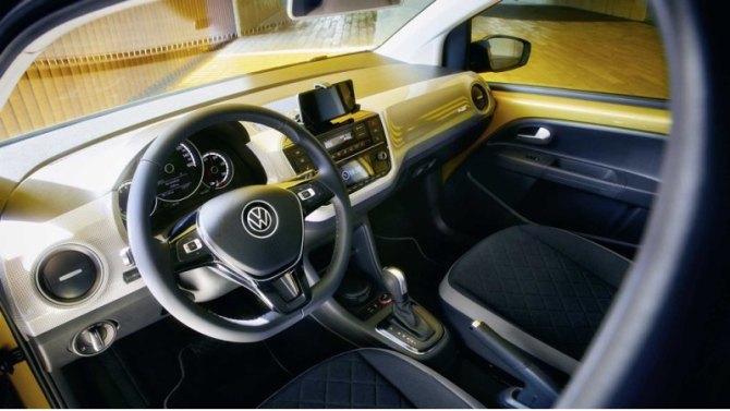Если говорить о стоимости, то в Германии на Volkswagen e-up! придется заплатить минимум 26 895…