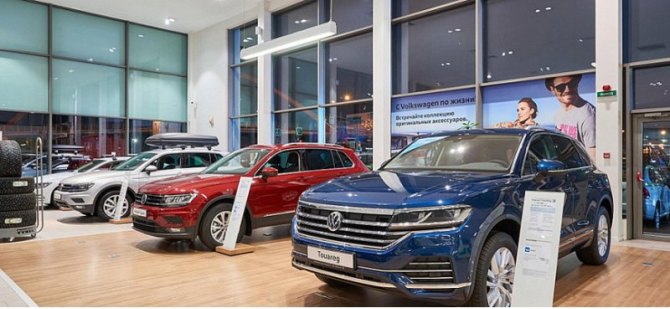Интерфакс: Volkswagen приостановил отгрузки автомобилей российским автодилерам
