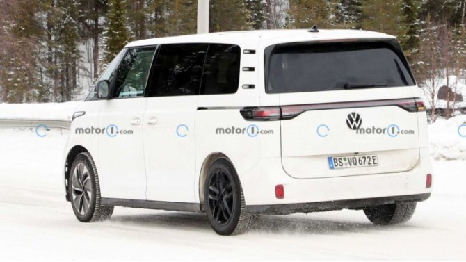 Перенесемся в 2022 год, семейный вариант EV наконец-то появится в серийном обличье. Он будет…