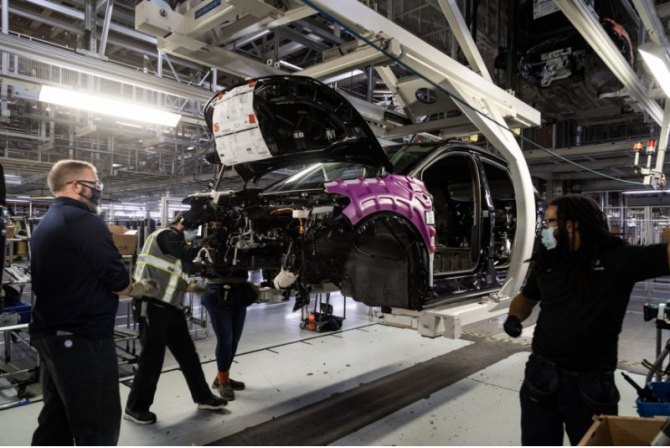 Кроме того, Volkswagen планирует модернизировать свои мексиканские заводы в Пуэбле и Силао для…