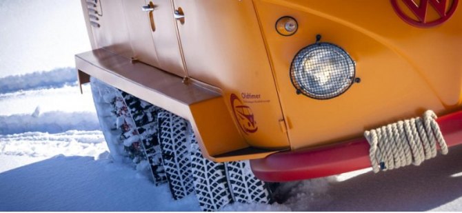 Volkswagen восстановил уникальный гусеничный микроавтобус T1 Half-track Fox