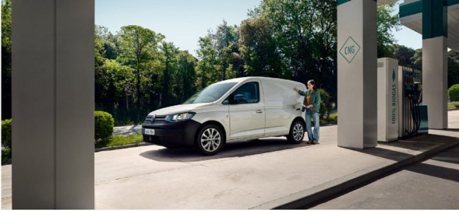 Volkswagen Caddy получает вариант TGI с двигателем CNG и специальную версию Dark Label