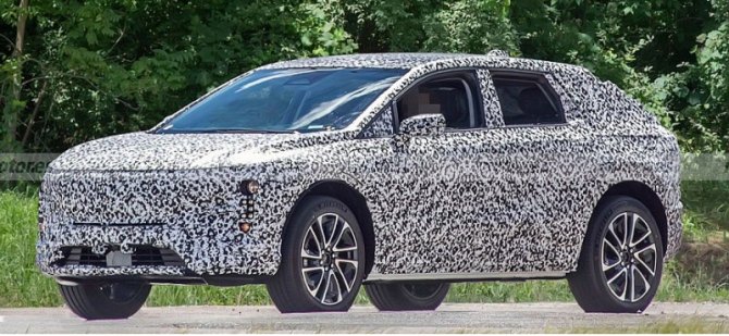 Cadillac работает над полностью электрическим компактным кроссовером для конкуренции с Volkswagen…