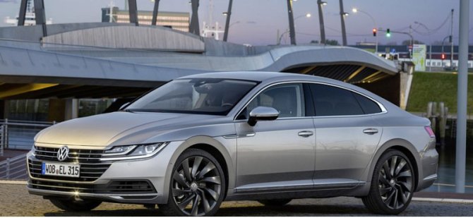 В автосалонах РФ начались продажи новых лифтбеков и универсалов Volkswagen Arteon