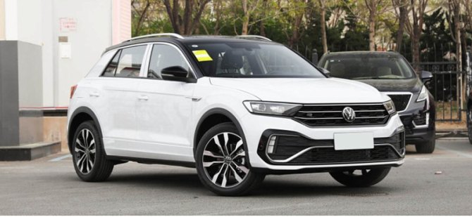 В автосалонах России начались продажи кроссовера Volkswagen T-Roc без пробега по цене от 2,6 млн…