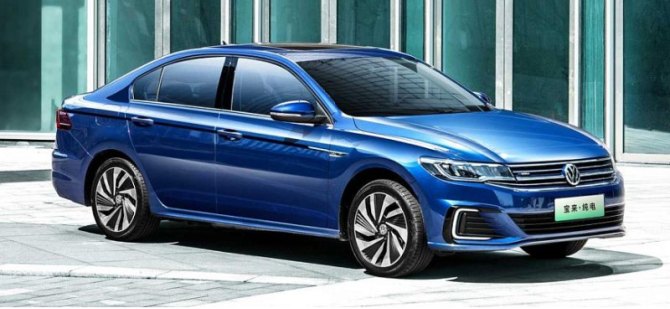 В России начались продажи новых седанов Volkswagen Bora по стоимости от 2,5 млн рублей