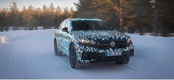 Volkswagen опубликовал первые фотозарисовки обновленного кроссовера Volkswagen Touareg