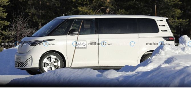 Компания Volkswagen вывела на тесты обновленный минивэн VW ID. Buzz LWB без камуфляжа