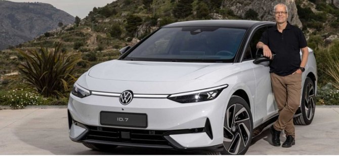 Компания Volkswagen представила электрический седан Volkswagen ID.7 2025 года в Шанхае