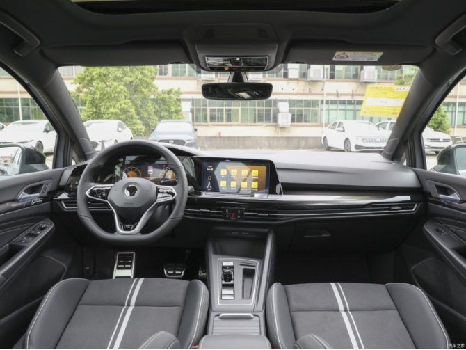Под капотом авто располагается 4-цилиндровый 150-сильный турбомотор 1.4T, сочетающийся с 7АКПП. …