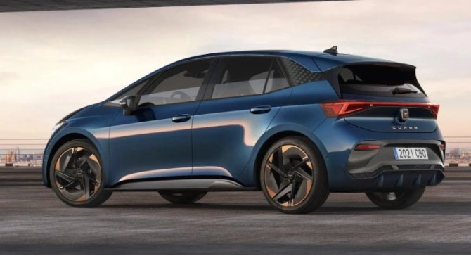 VW недавно обновил ID.3, а в разработке находится обновленный Cupra Born. Накануне фотошпионы…