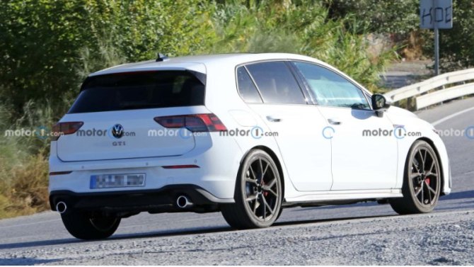 Autocar считает, что жители Вольфсбурга пожелают отметить 50-летие Golf GTI в 2026 году с…