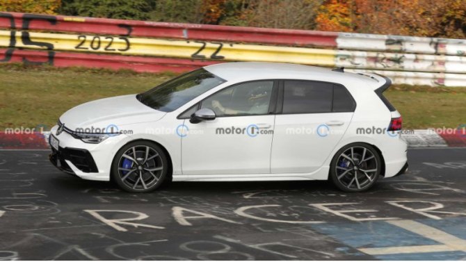 Golf GTI и R в США уже являются моделями 2024 года, поэтому фейслифтинг произойдет не раньше 2025…