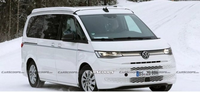 Volkswagen на снегу тестирует кемпер California T7 с новой гибридной установкой