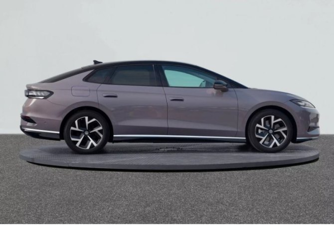 То, на что вы смотрите, — это новый VW ID.7, но это не та модель, которая уже продается на…