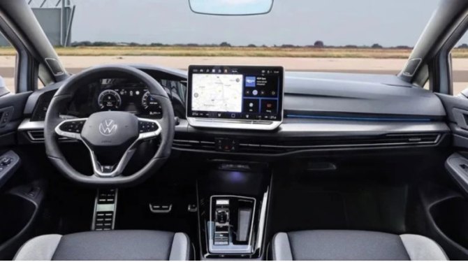 Что касается линейки двигателей, то Volkswagen Golf предлагает разнообразный выбор опций для…