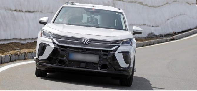 Предстоящий Volkswagen T-Roc замечен фотошпионами во время испытаний