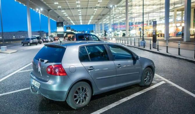 Самая дорогая парковка: владелец VW Golf заплатит за годовую стоянку в аэропорту больше 20…