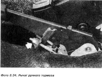 6. Montaż wykonuje się w odwrotnej kolejności niż demontaż. Należy pamiętać o nasmarowaniu sworznia…