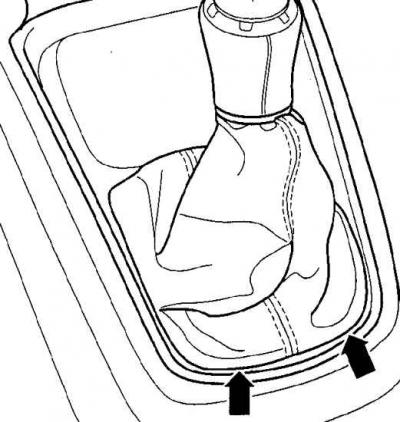 1. При двигатели 1.8-/ 1.9-/ 2.3-I отстранете носача на контролния кабел от скоростната кутия.