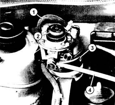 Помпена система на горивната помпа за високо налягане «Lucas-CAV». Изпомпвайте с ръчната помпа (2),…