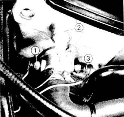 С левой лицевой стороны (если смотреть по направлению движения) головки цилиндра размещены: 1 -…